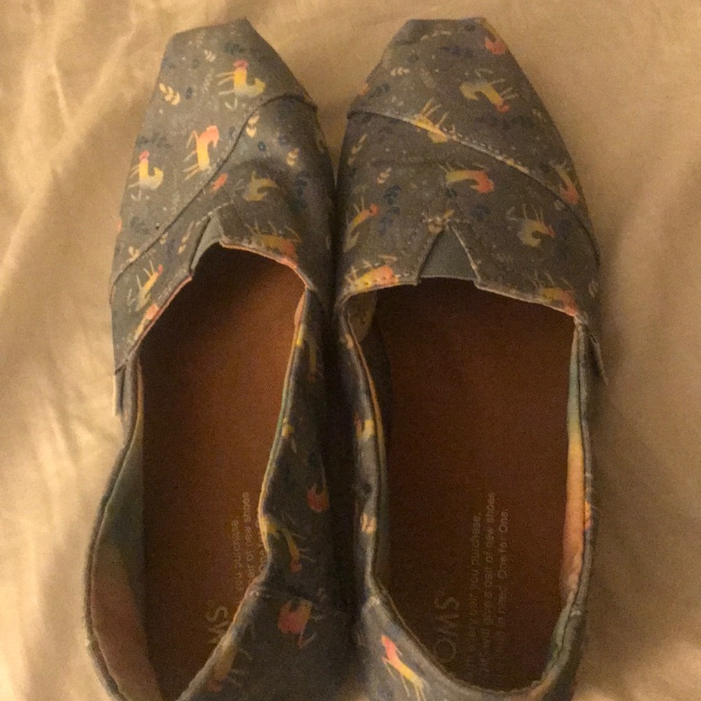 Unicorn rainbow toms 8.5